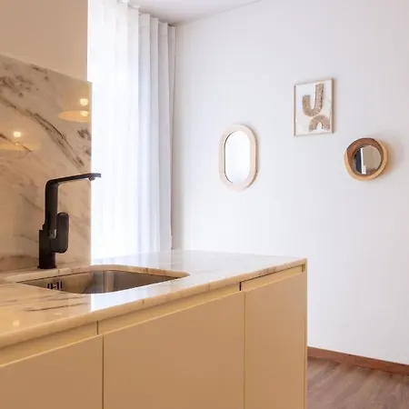 Orm- Flores Apartment